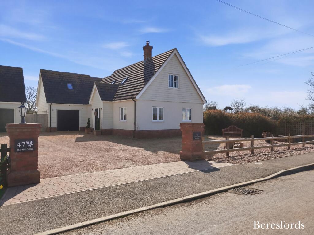 3-bed detached on Evelyn Road, Willows Green, CM3, £650,000