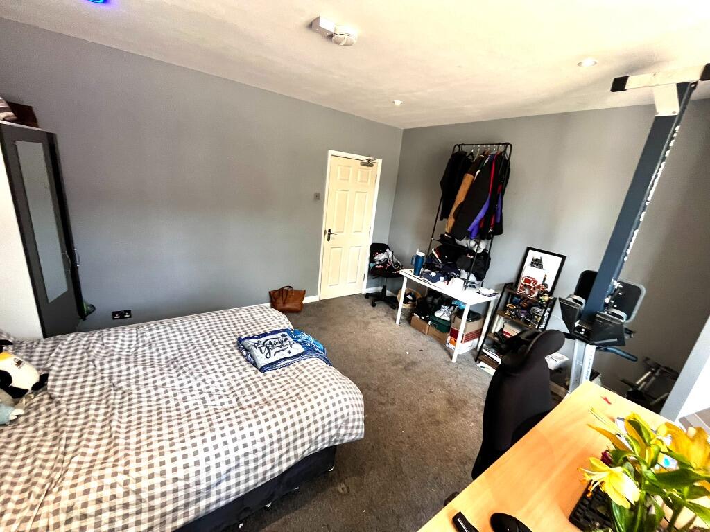 Main image of property: Northumberland Avenue, Reading, RG2
