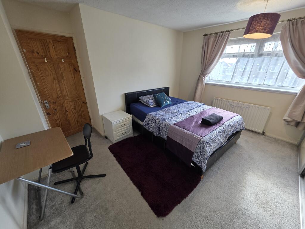 Main image of property: Double room, Bonnington Walk, Lockleaze