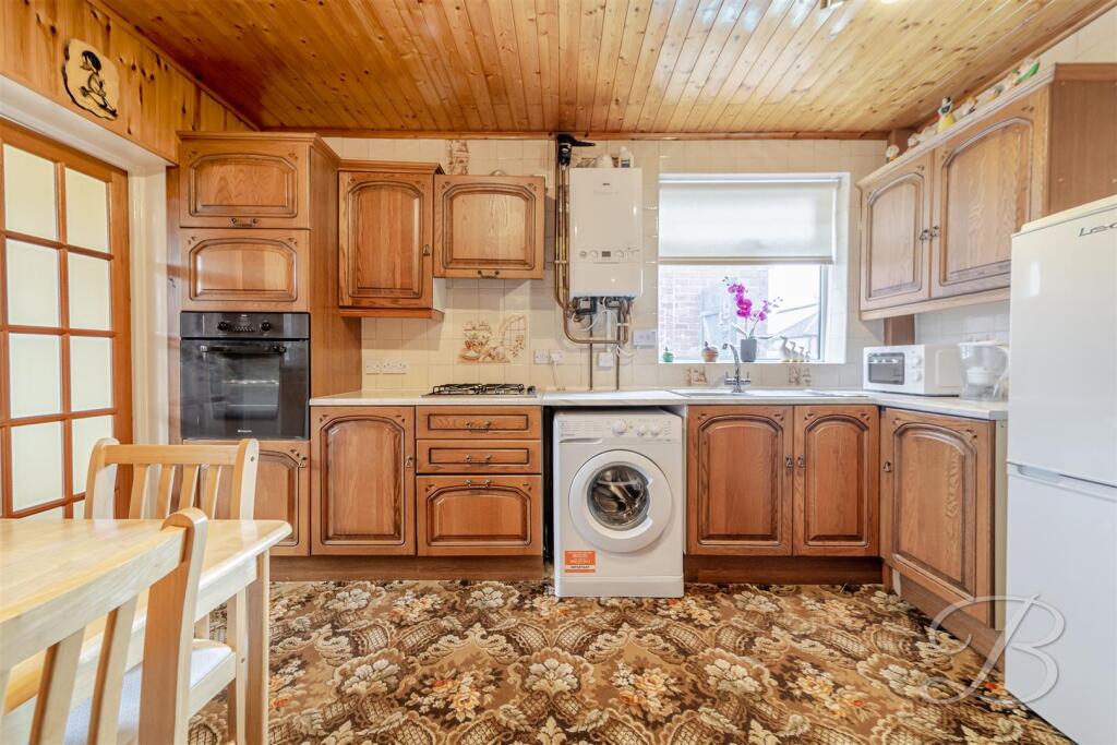 House in Mansfield, Ladybrook - More