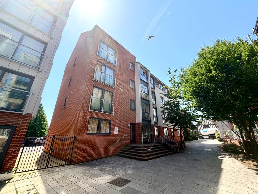 Main image of property: TOWN CENTRE, SO14