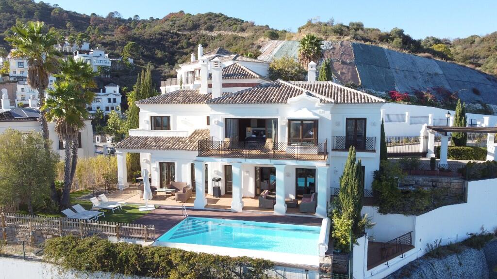 Main image of property: BenahavÃs, Málaga, Andalusia