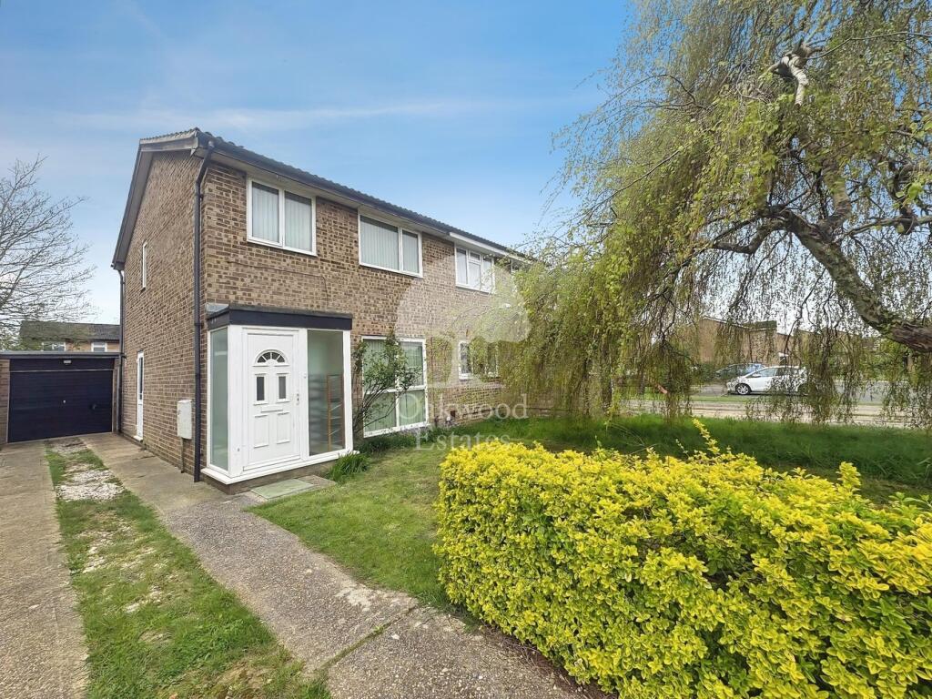 Main image of property: Purssell Close, Maidenhead, SL6