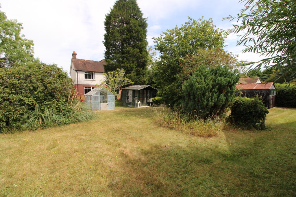 House in Basingstoke and Deane, Tadley - View 4