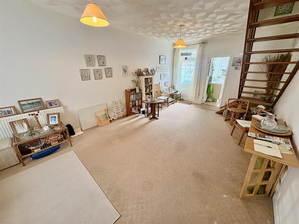 House in Portsmouth - View 5