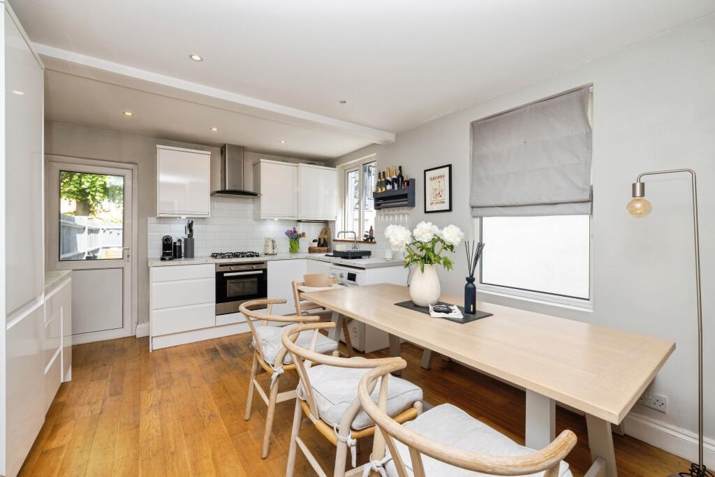 Apartment in London, Raynes Park - View 5