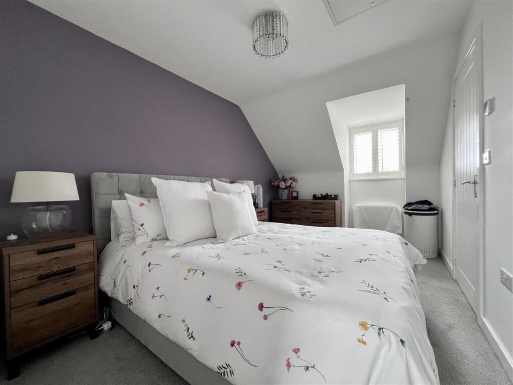 House in Towcester, West Northamptonshire - View 5