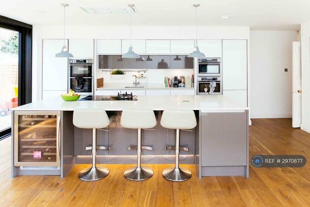 House in London - View 5