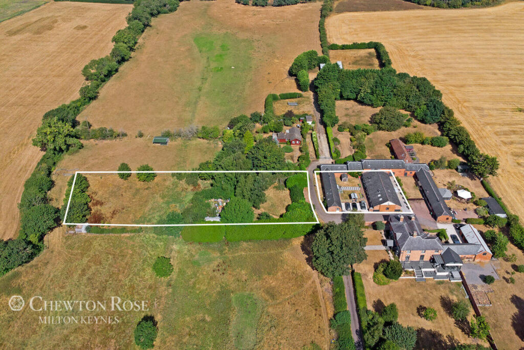 House in Luton - View 2