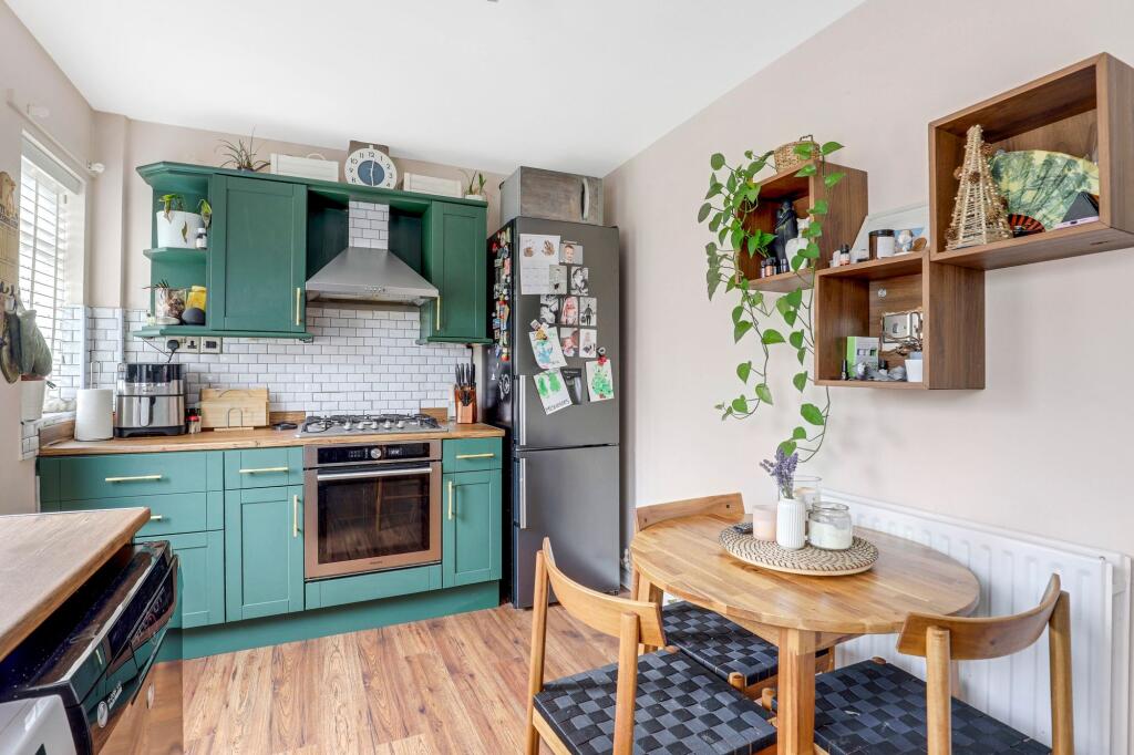 House in Nottingham, Aspley - More