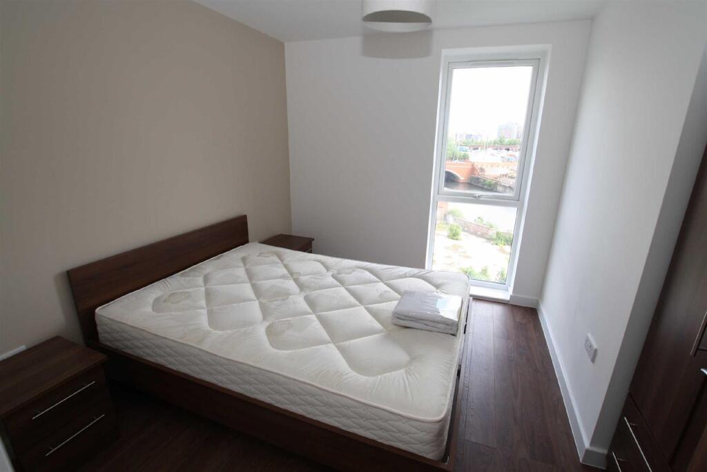 Apartment in Manchester - View 5