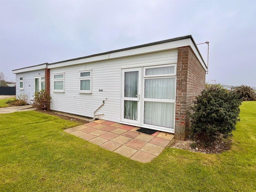 2-bed other on Winterton Valley Estate, Edward Road, Winterton, £45,000
