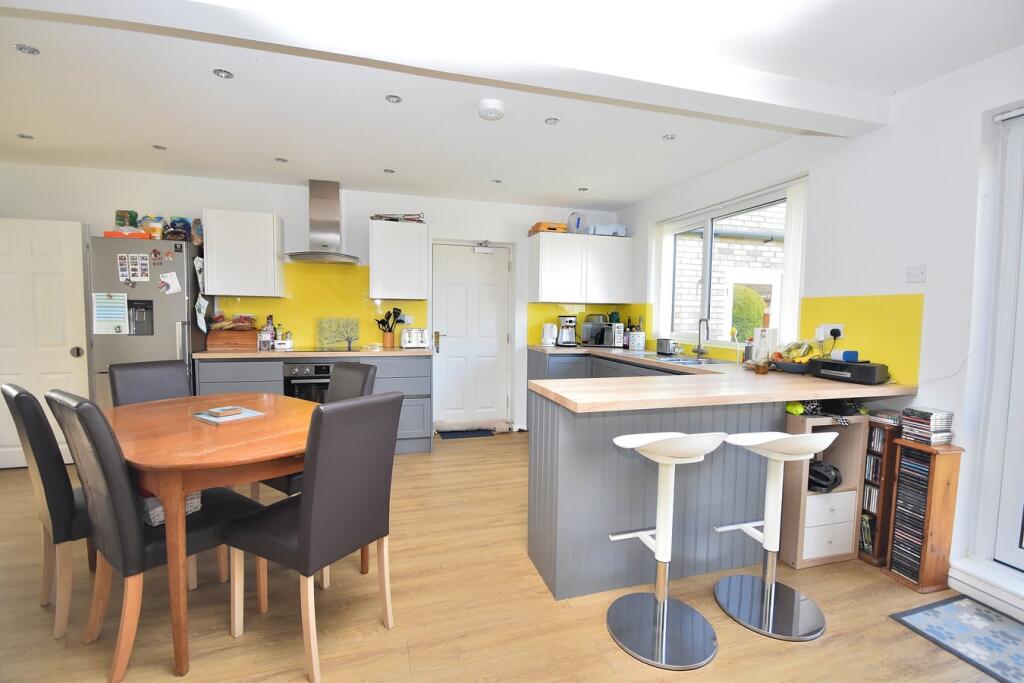 House in Northampton, Hackleton - View 2