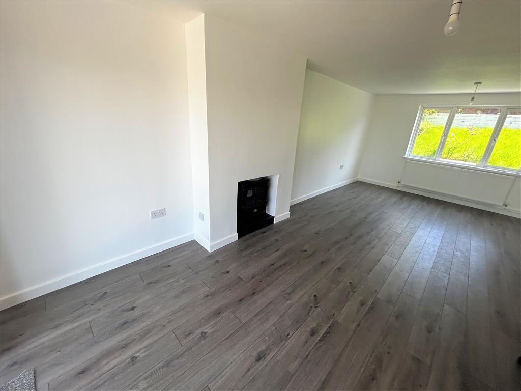 House in Newport - View 3