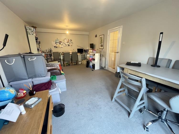 Apartment in East Suffolk, Felixstowe - View 2