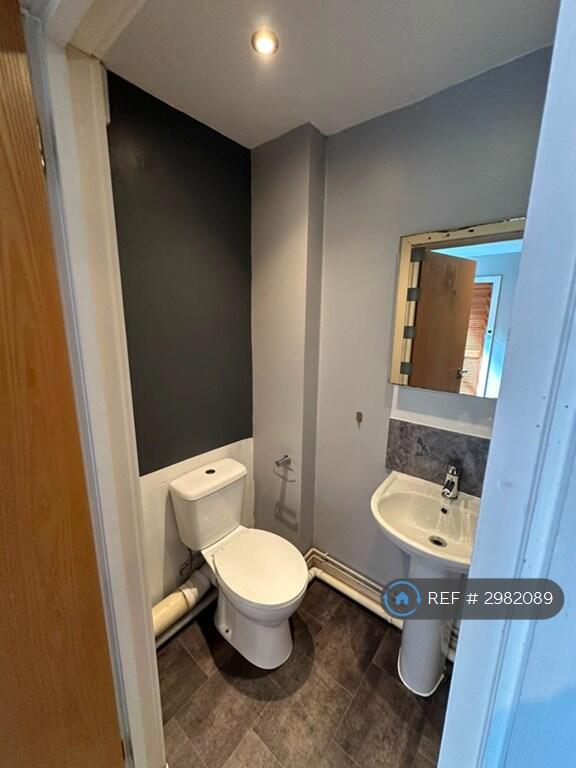 Apartment in Northampton, West Northamptonshire - More