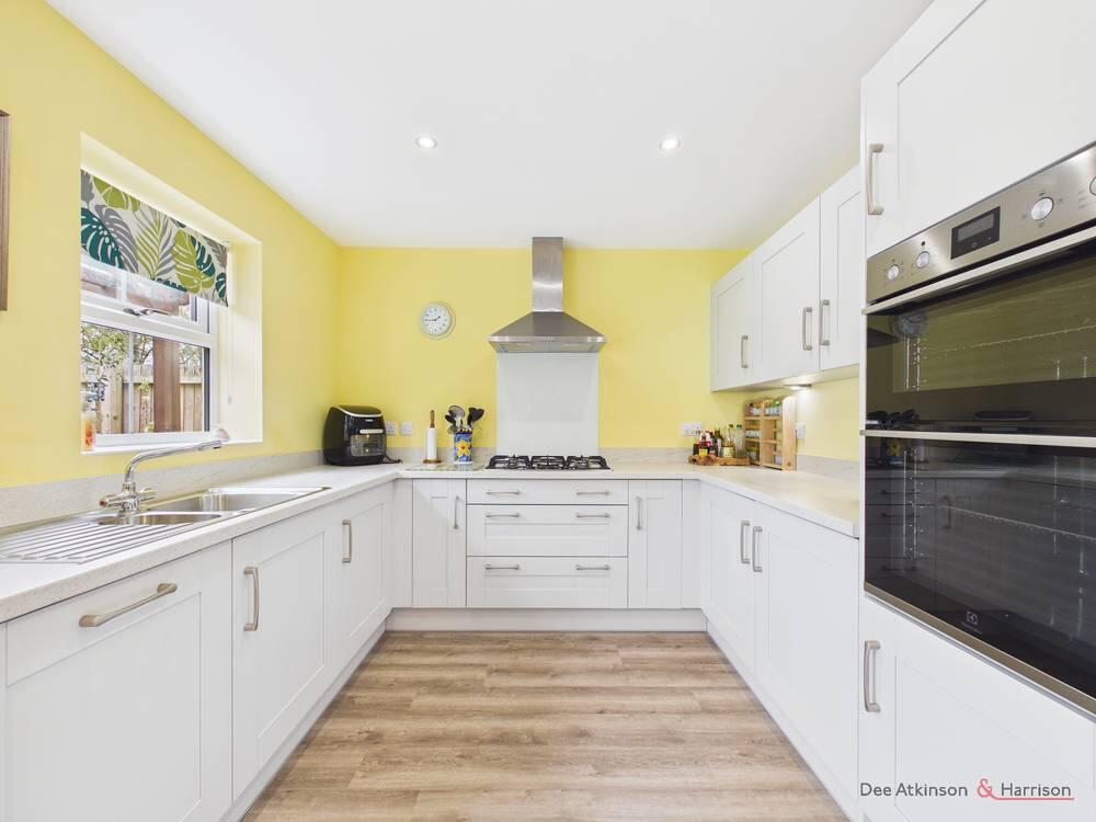 Damson Close, Leven, HU17 5AF photo 4