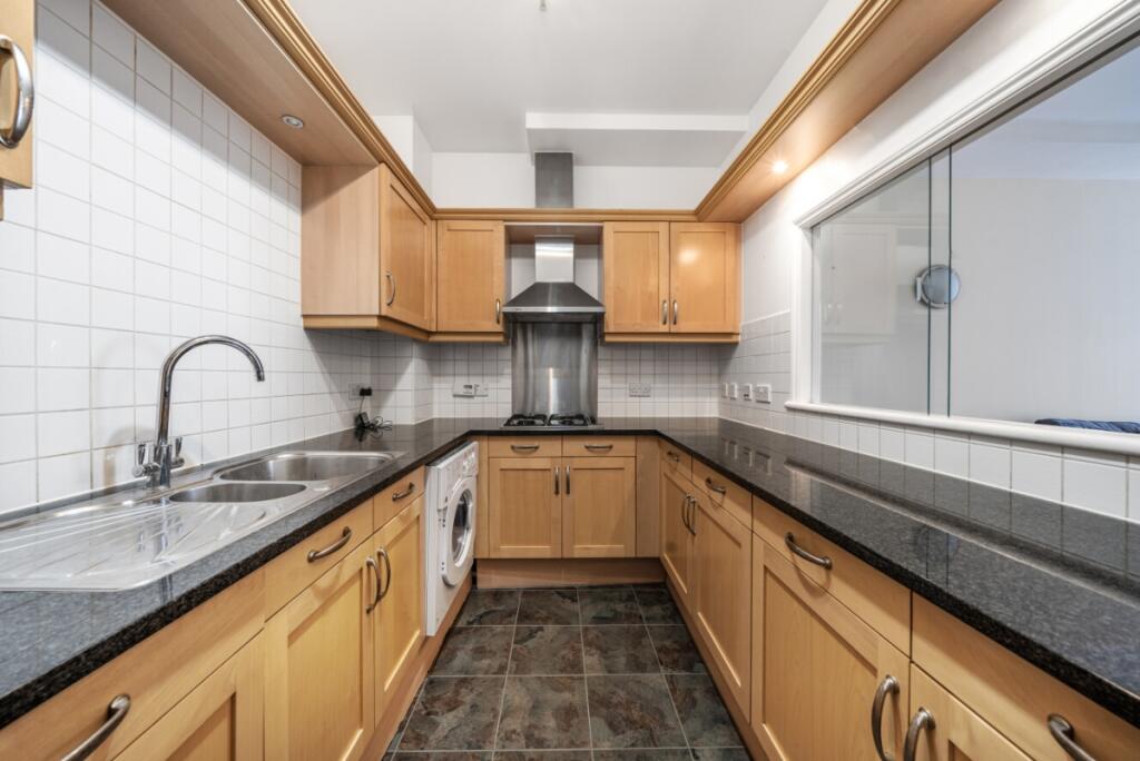 Apartment in London, Canada Water, Rotherhithe - View 4