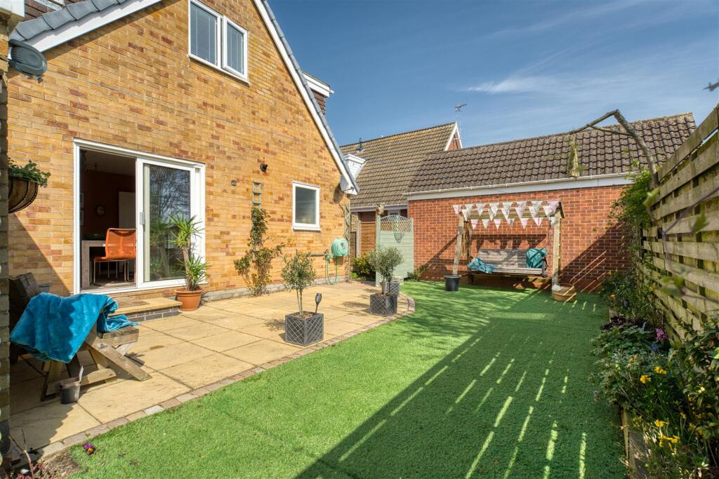 House in Roos, East Riding of Yorkshire - View 4