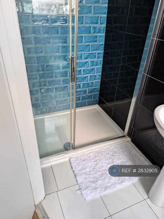 5 bedroom terraced house for rent
