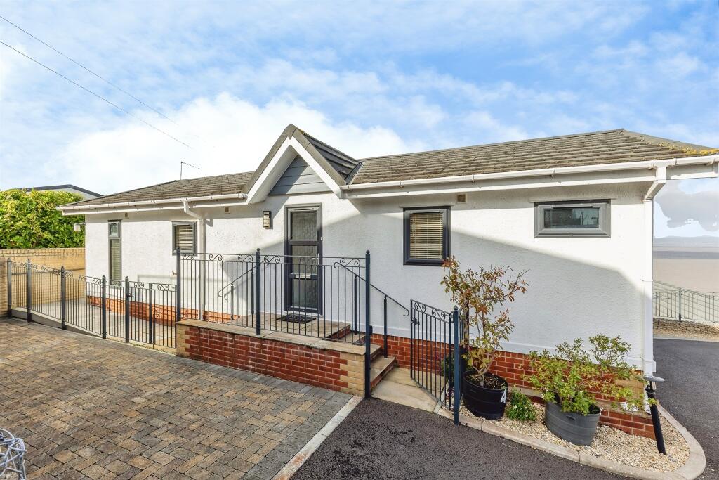 2-bed caravan on Coast Road, Walton Bay, Clevedon, £350,000