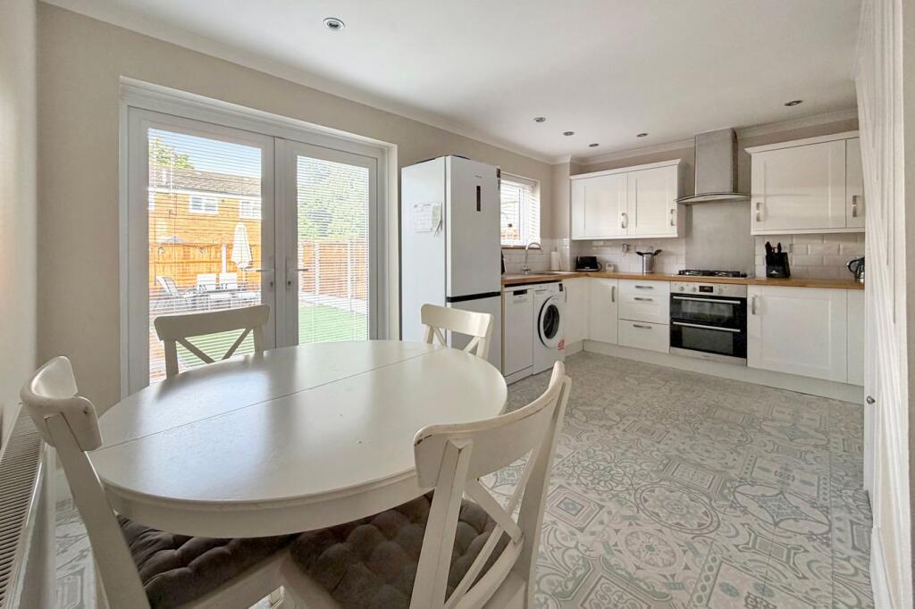 House in Gillingham, Parkwood - More