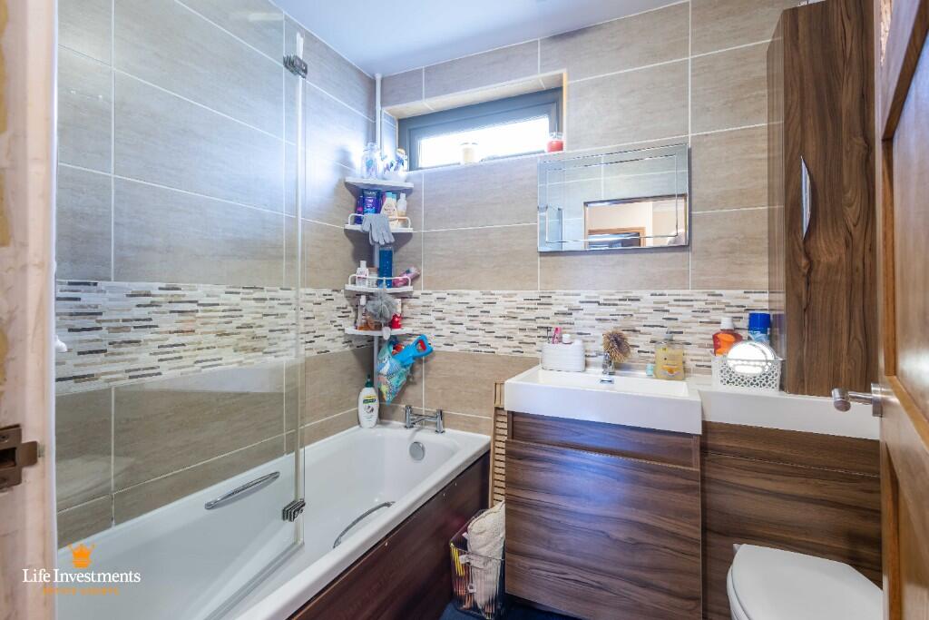 Saunton Road, Rugby, Warwickshire, CV22 - View 4