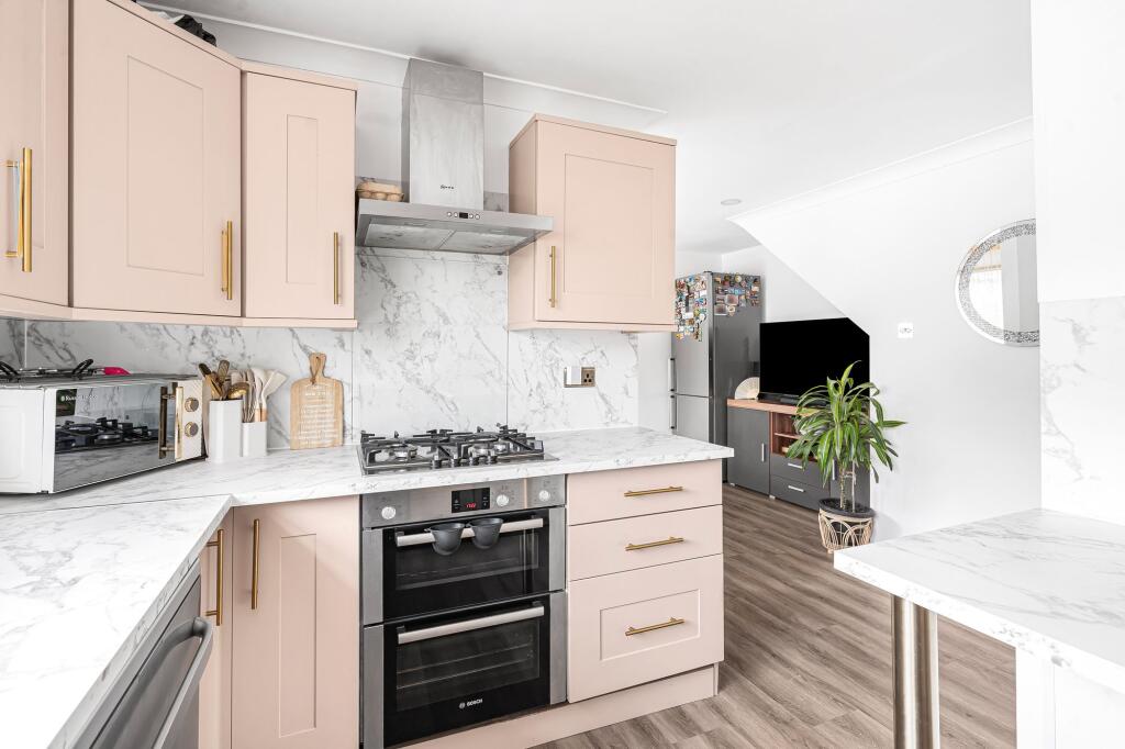 House in Huntingdonshire, Newtown, Huntingdon - More