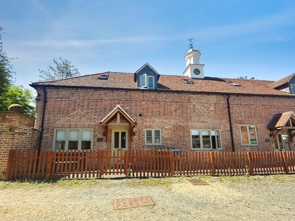 Main image of property: Stratford Road, Wellesbourne, Warwick