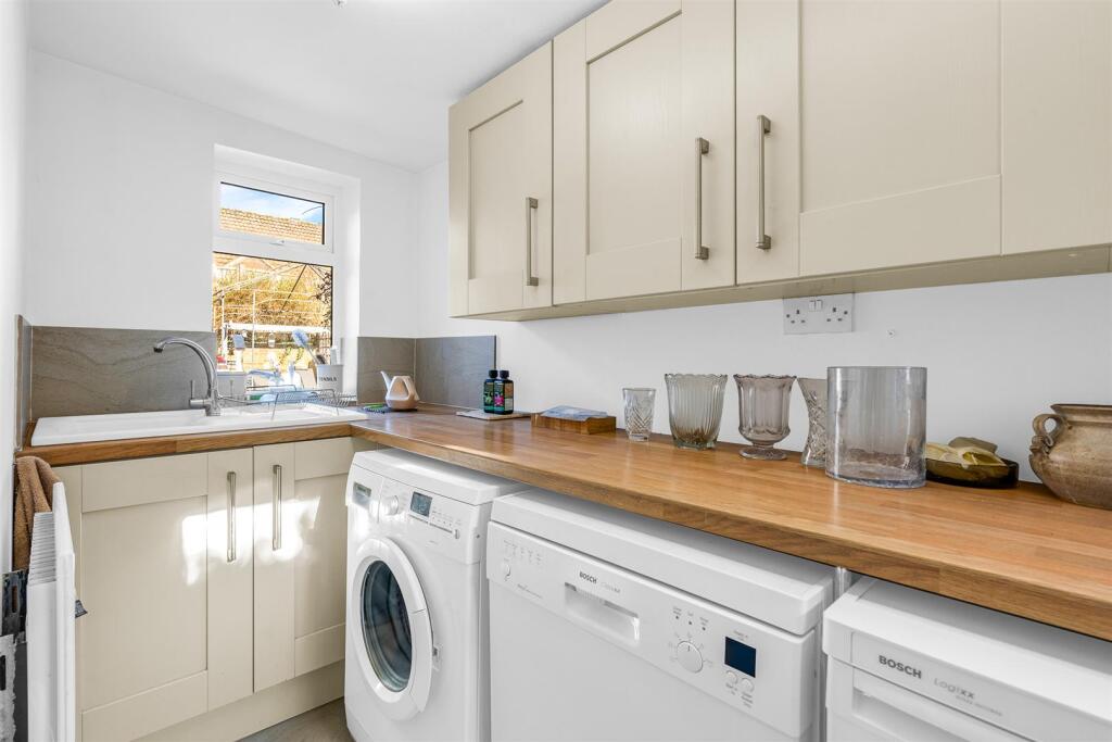 Additional image 6 of Canonsfield Road, Welwyn