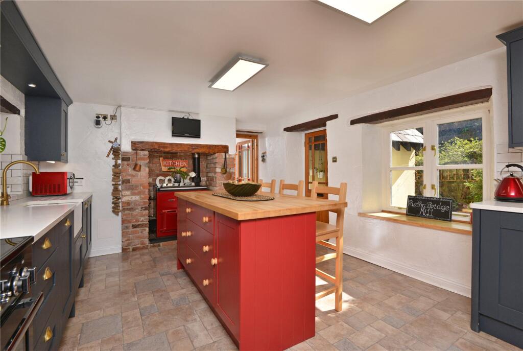 Littleham, Bideford, Devon, EX39 photo 4