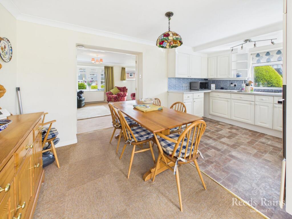 Whitby Avenue, Guisborough, North Yorkshire, TS14 photo 3
