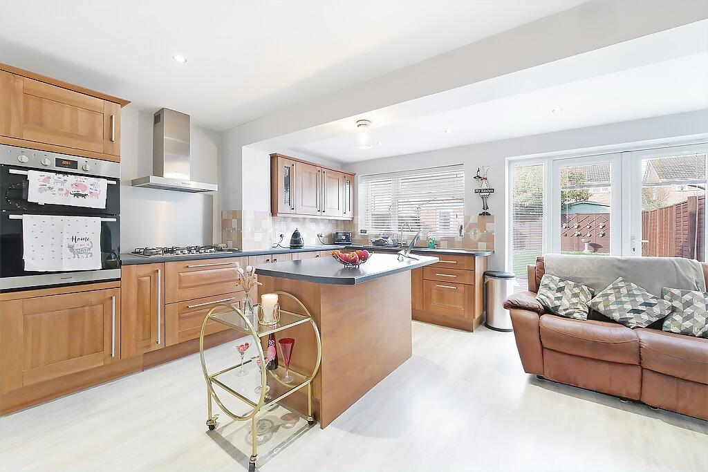House in Witton Road - NN5, Duston - View 2