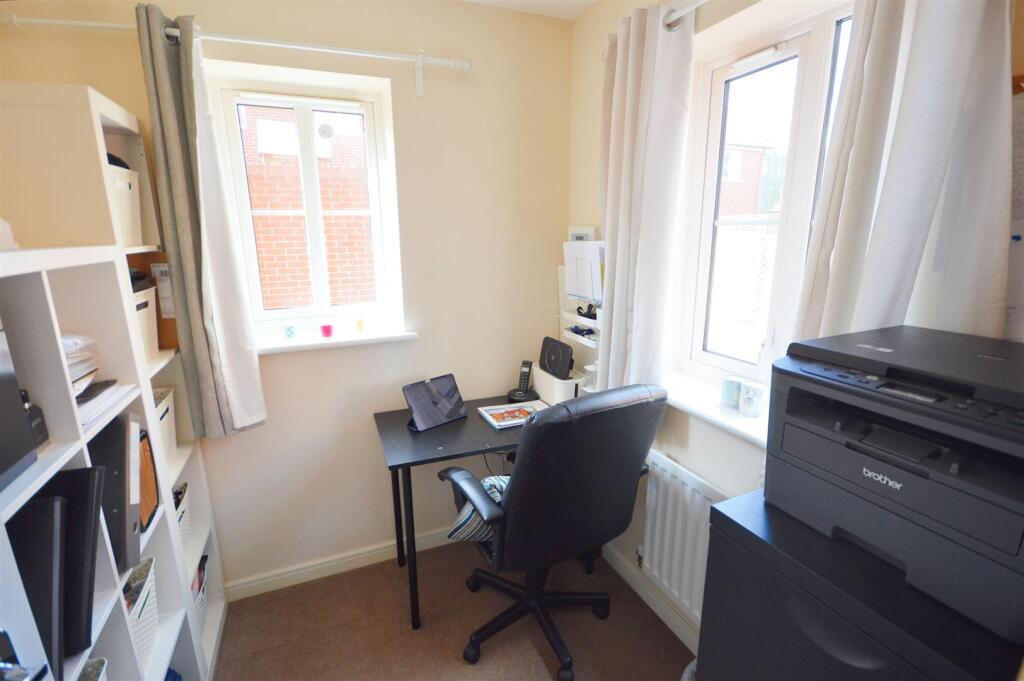 House in Northampton, Headlands - View 5