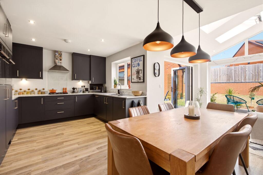 Bremner Drive, Bishops Tachbrook, CV33 photo 4