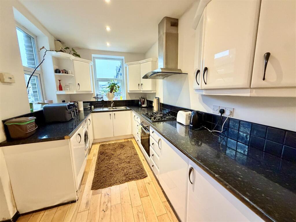 19, Savile Park St, Halifax - View 6