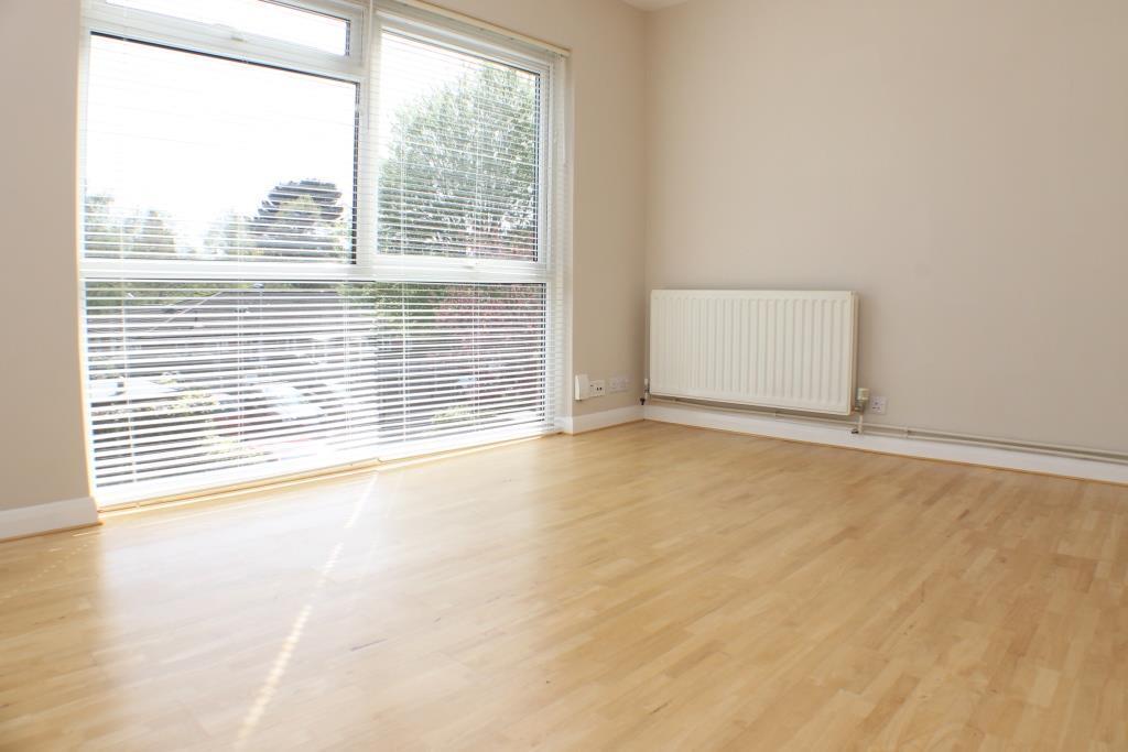 Apartment in St Albans - View 3