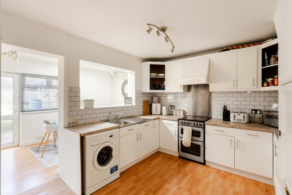 House in Bristol, Stockwood - More