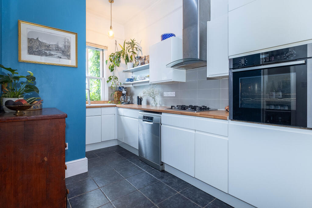High Street, Hampton Wick, KT1 photo 3