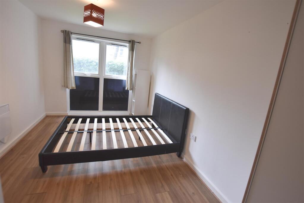 Apartment in Twickenham - View 4