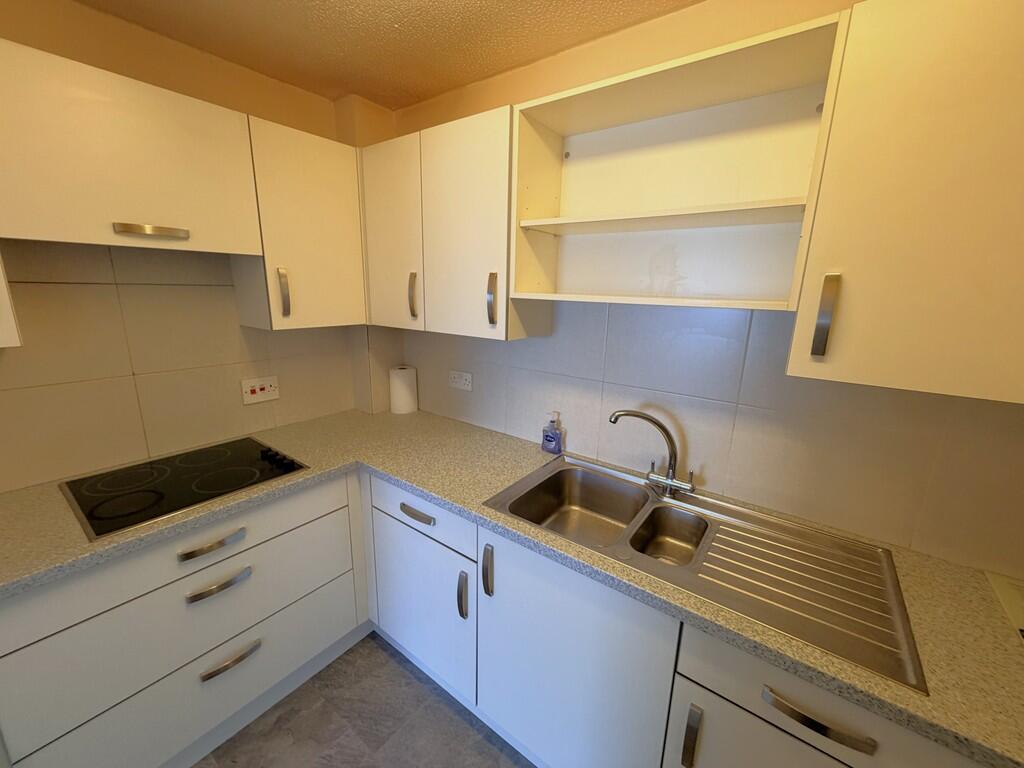 Apartment in Poole - View 3
