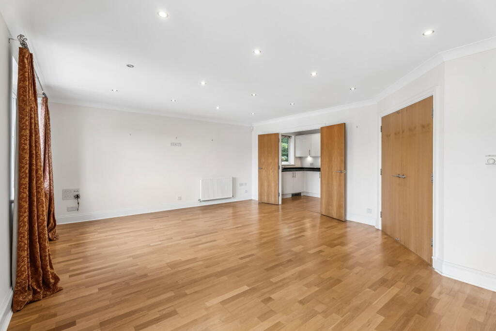 Apartment in Watford - View 4