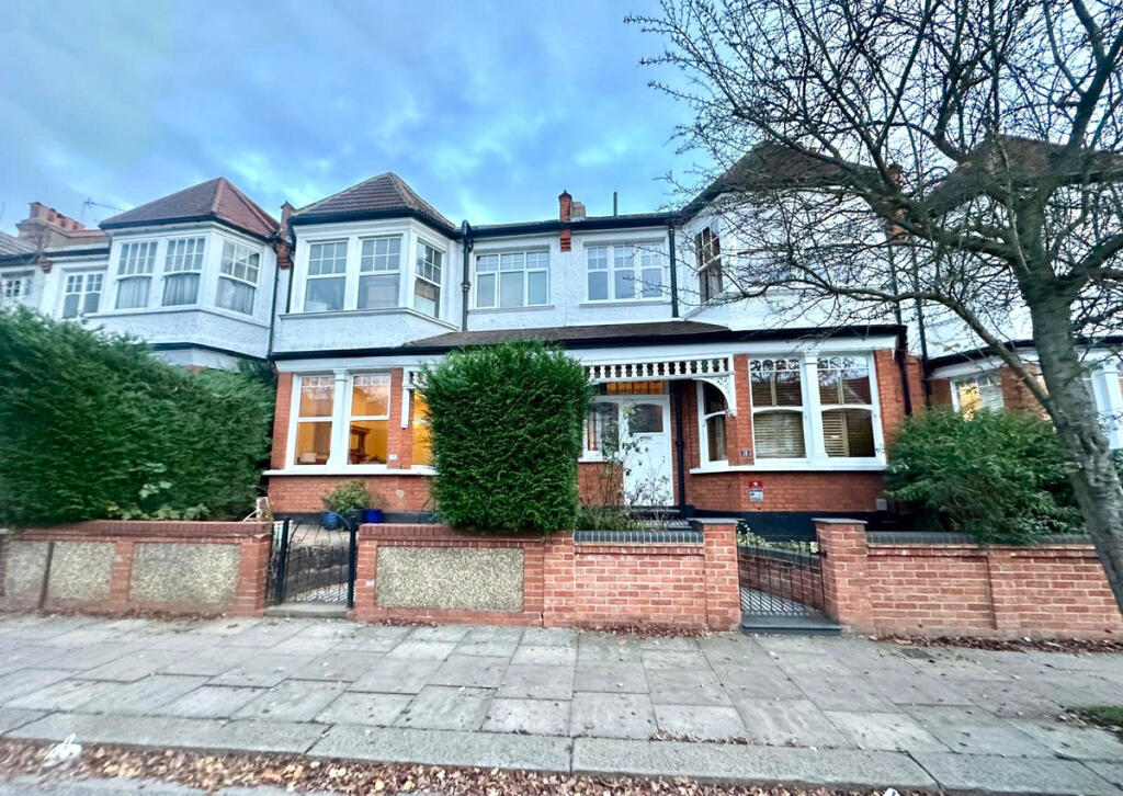 Gainsborough Road, London, N12 photo 2