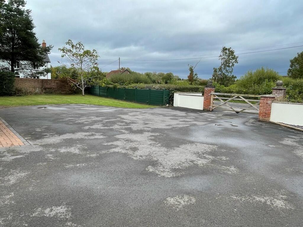 House in Taunton - View 5