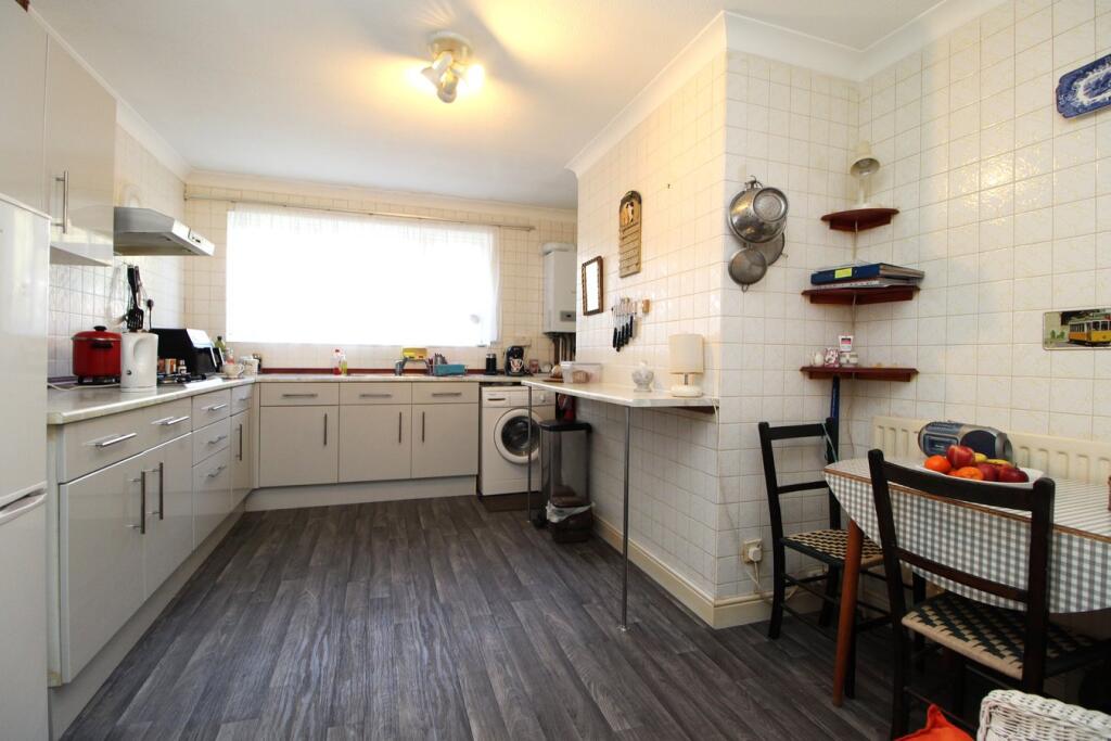 Apartment in Bournemouth, Westbourne - View 3