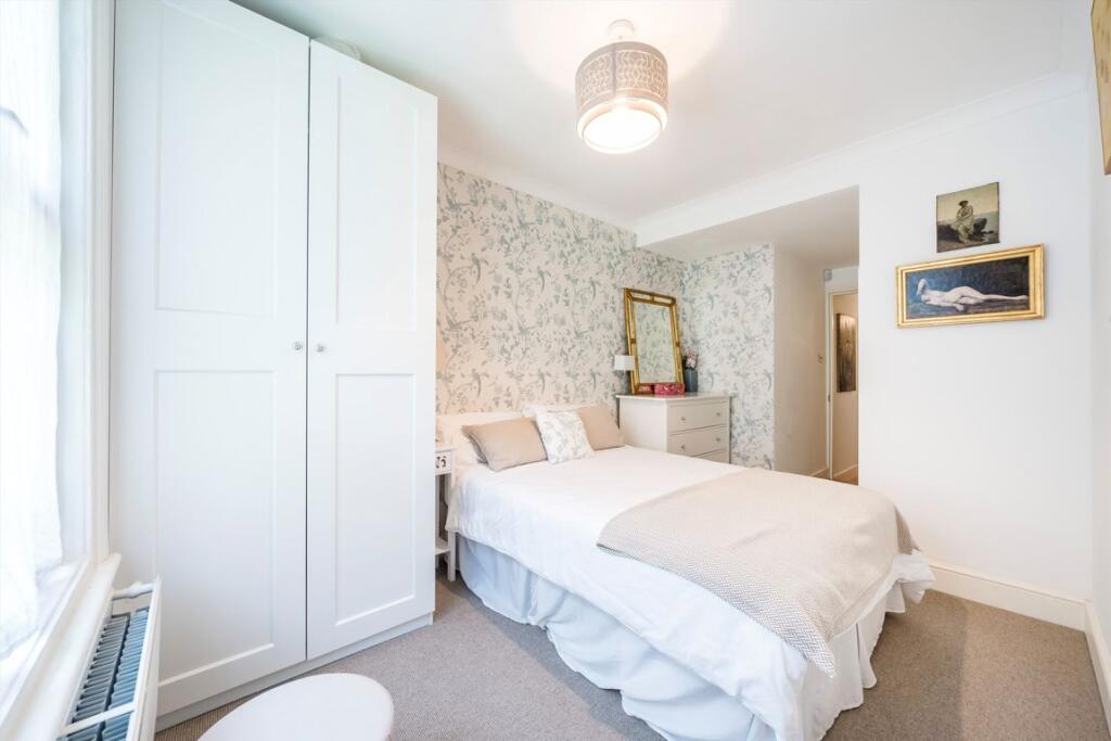 House in London, Lot's Village, Earl's Court - View 5