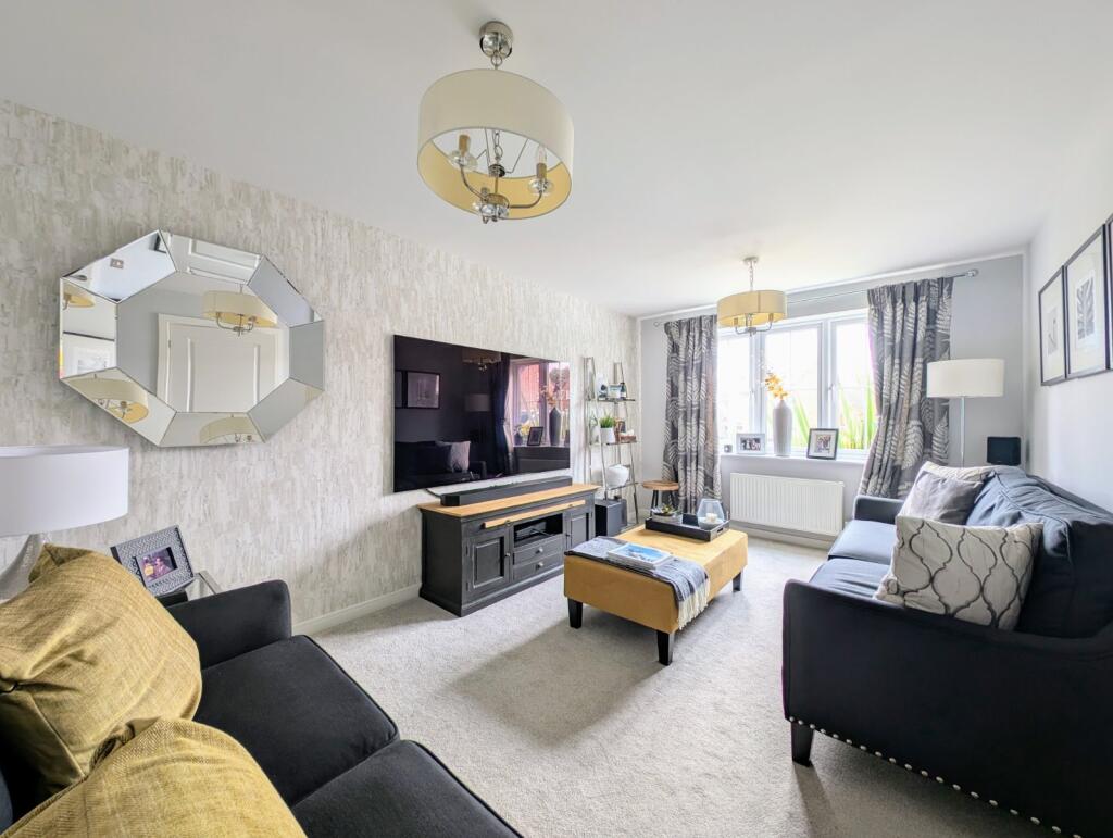 House in Wakefield, West Yorkshire - View 2
