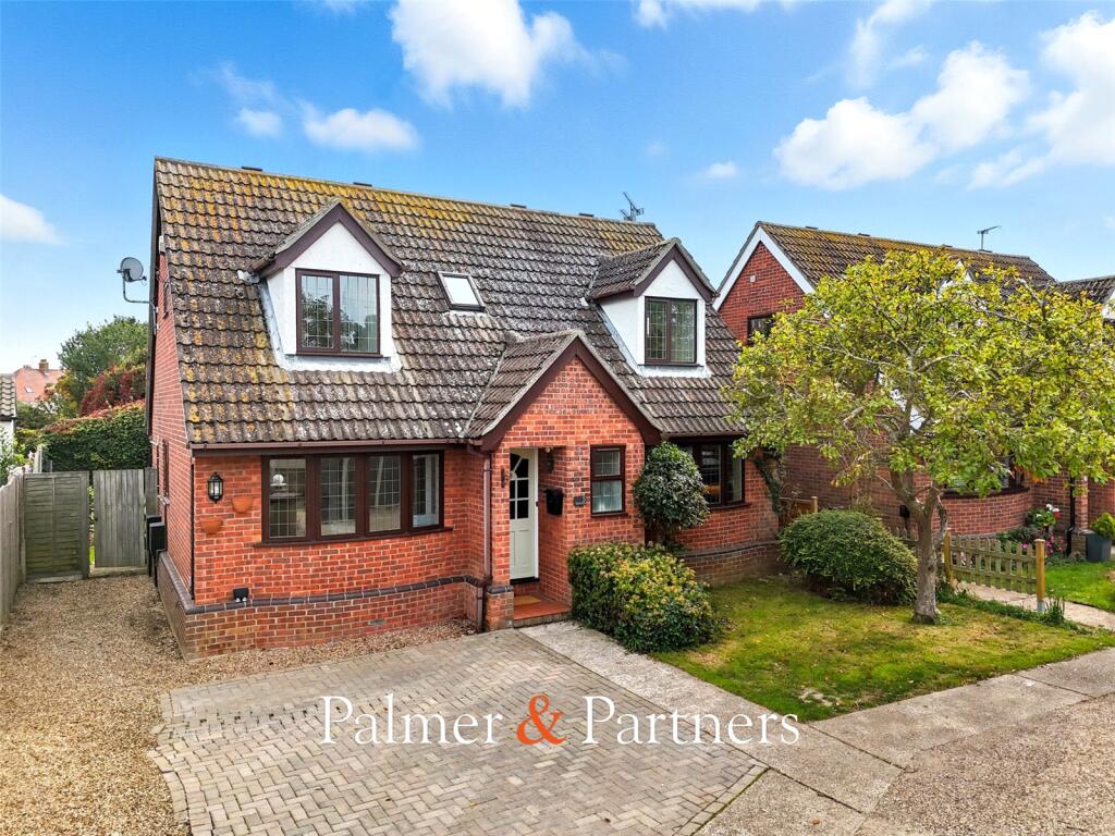 3-bed detached on Hereford Court, Holland-on-Sea, Clacton-on-Sea, Essex, CO15, £400,000