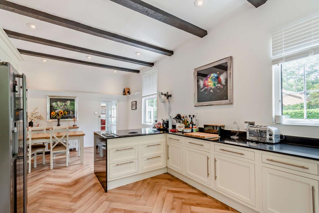 House in Slough - View 4