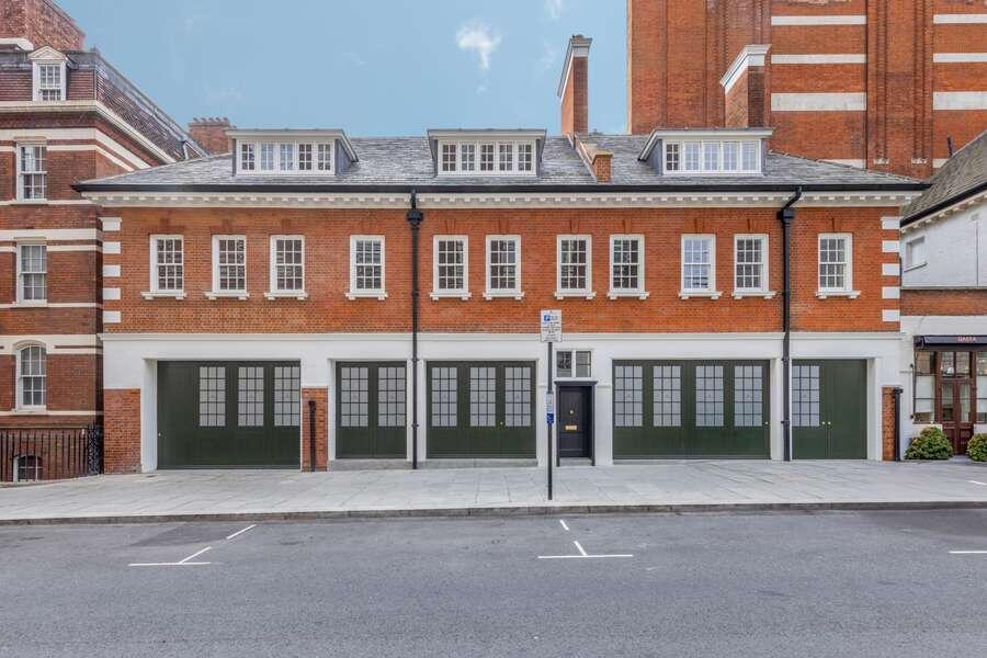 Main image of property: 14 North Row, London